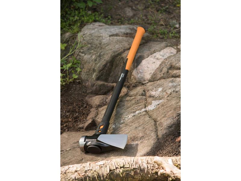 Fiskars Isocore Builder's Axe